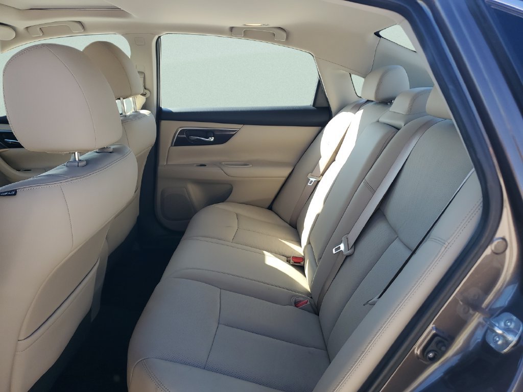Used 2015 Nissan Altima 2.5 SL w/ Technology Package FWD image 10