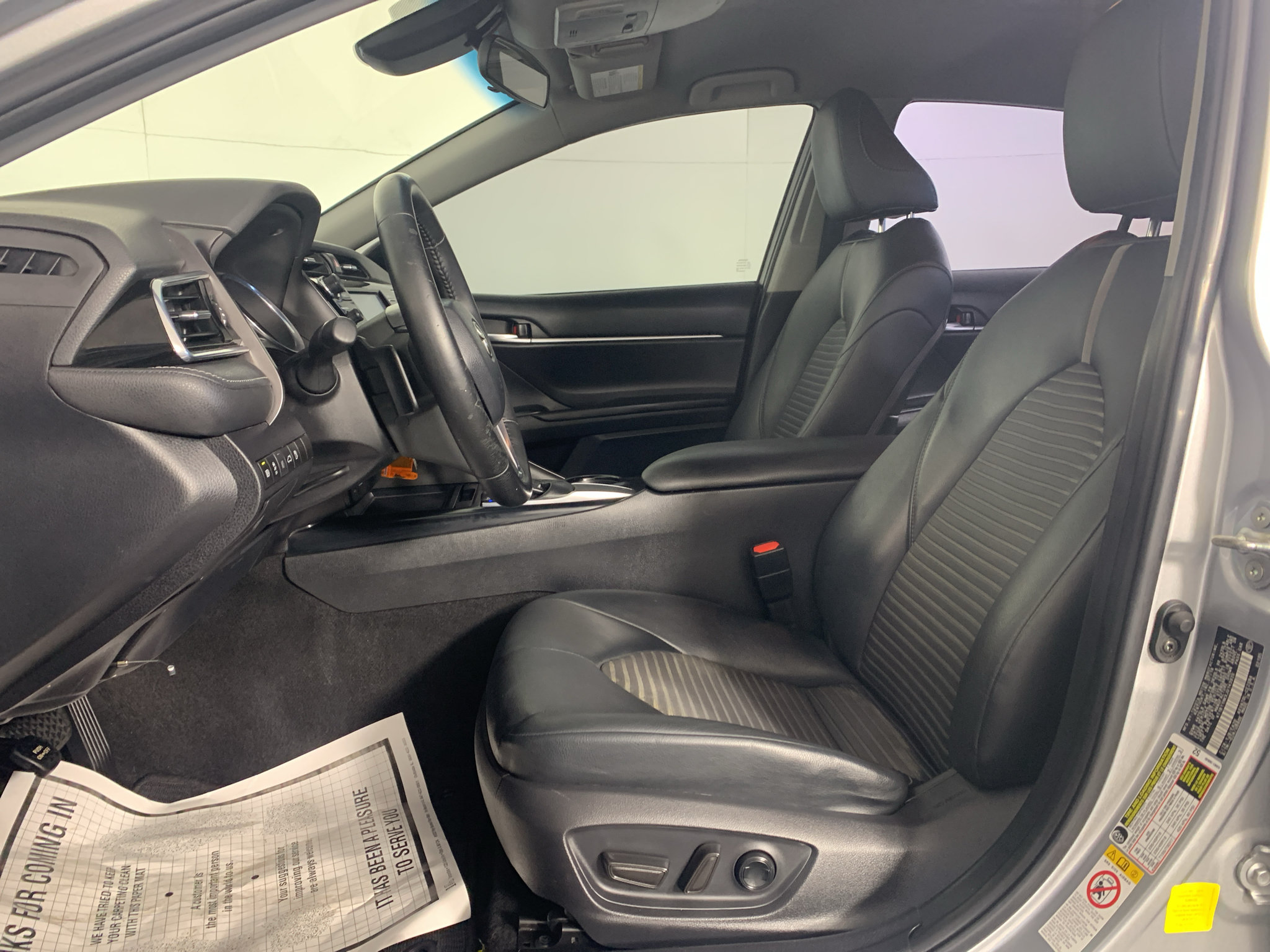Used 2018 Toyota Camry SE FWD image 15