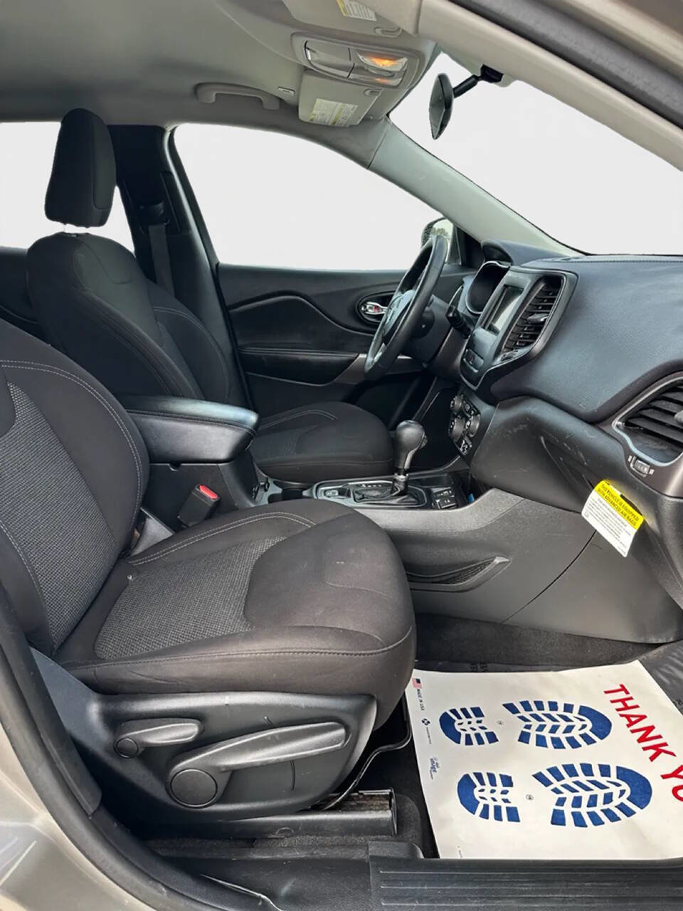 Used 2019 Jeep Cherokee Latitude w/ Popular Appearance Group image 14