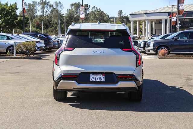 Used 2024 Kia EV9 Land AWD/4WD image 4