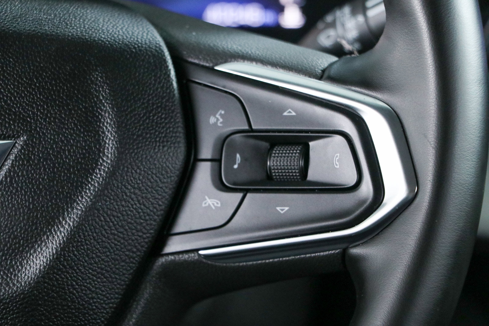 Used 2025 Chevrolet Trax ACTIV w/ Driver Confidence Package FWD image 14