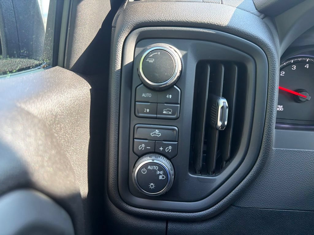 Certified 2025 Chevrolet Silverado 1500 Custom w/ Turbomax Blackout Package AWD/4WD image 24