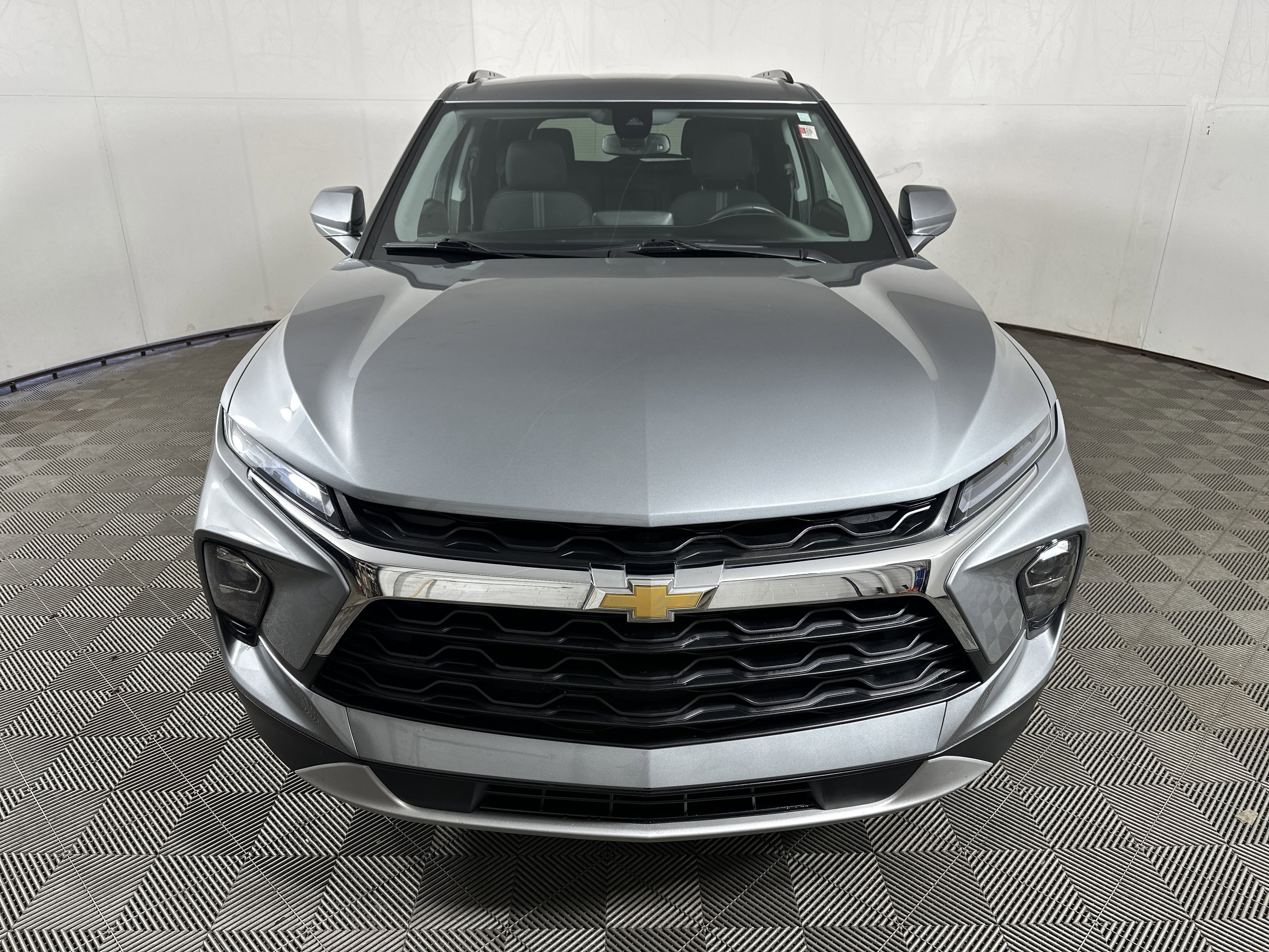 Used 2024 Chevrolet Blazer LT w/ Convenience Package FWD image 2