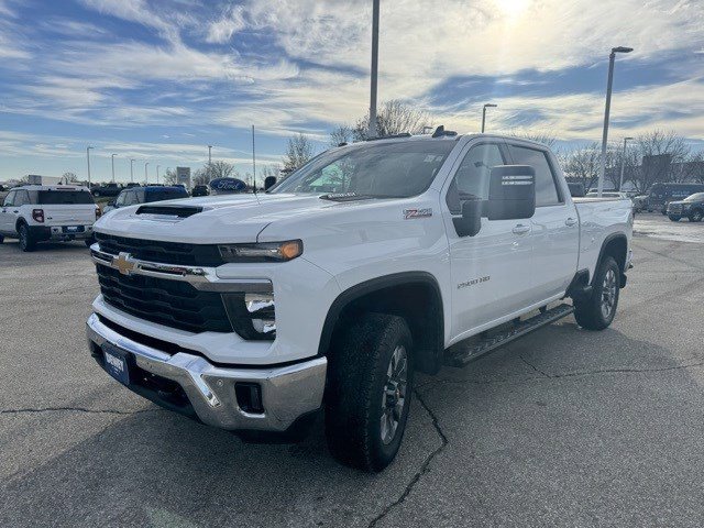 Used 2025 Chevrolet Silverado 2500 LT w/ All Star Edition image 3