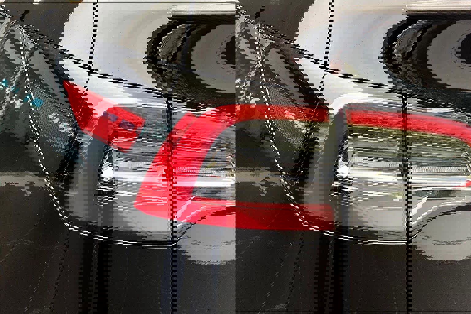 Used 2024 Tesla Model Y Performance image 27