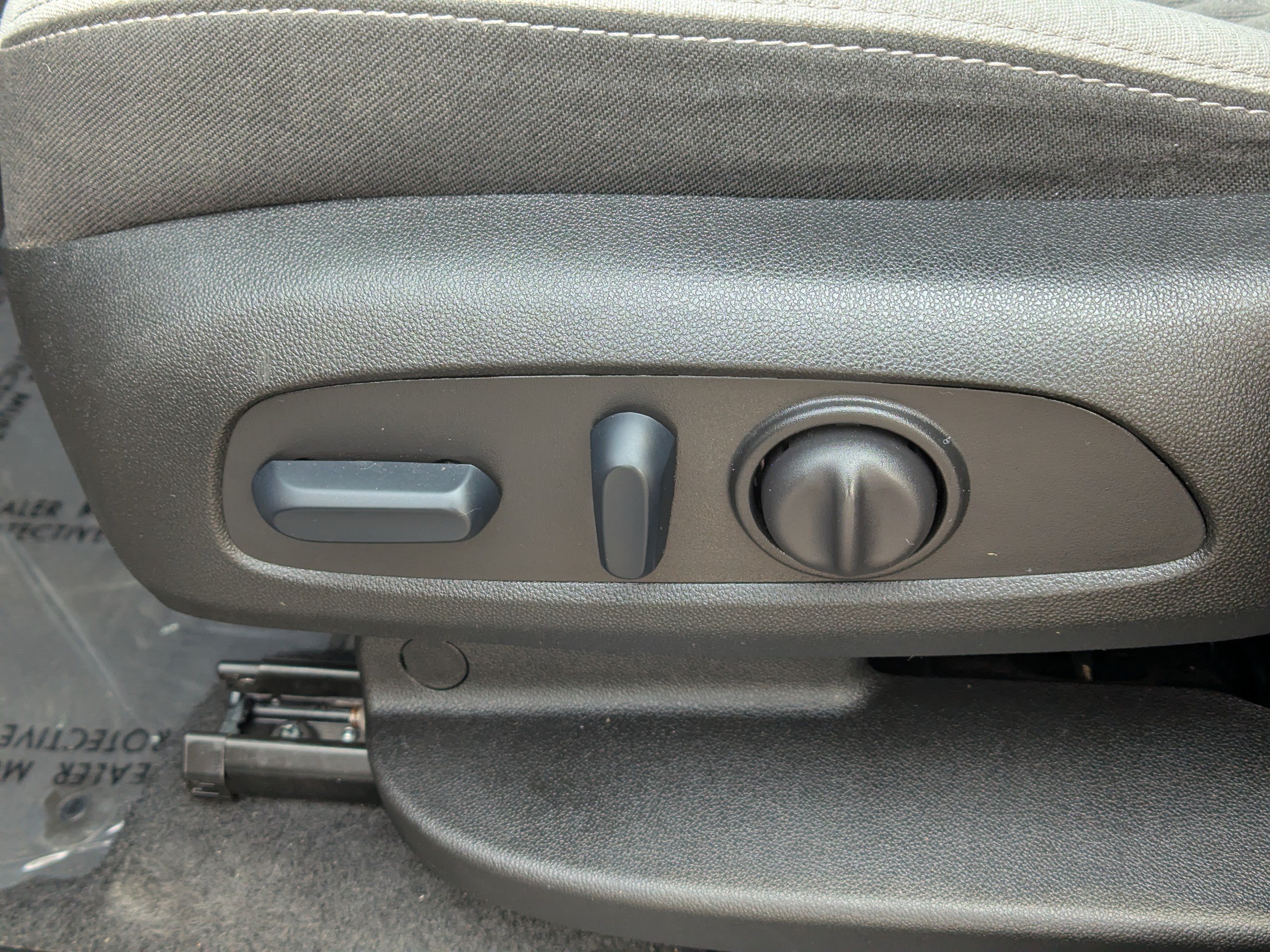 Used 2024 Chevrolet Equinox LS w/ LS Convenience Package FWD image 18