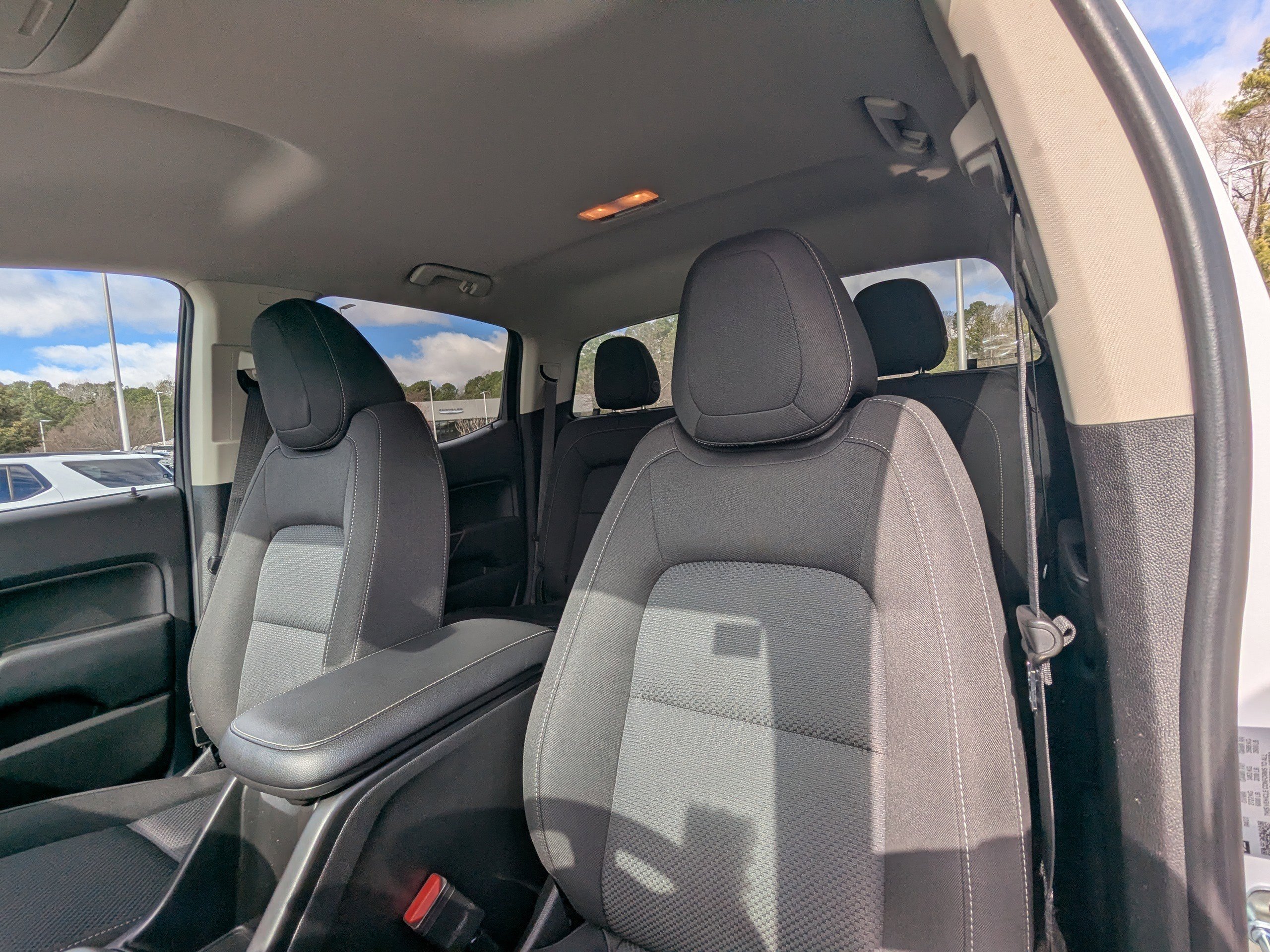 Used 2022 Chevrolet Colorado LT image 9