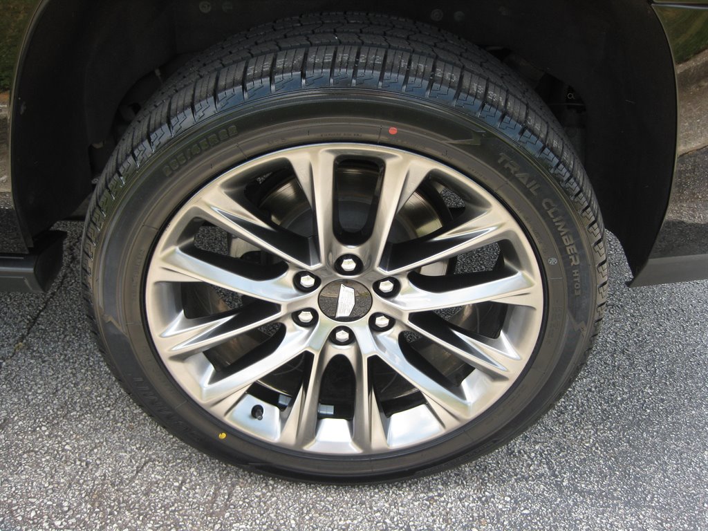 Used 2019 Cadillac Escalade Premium Luxury w/ Escalade Sport Edition image 9