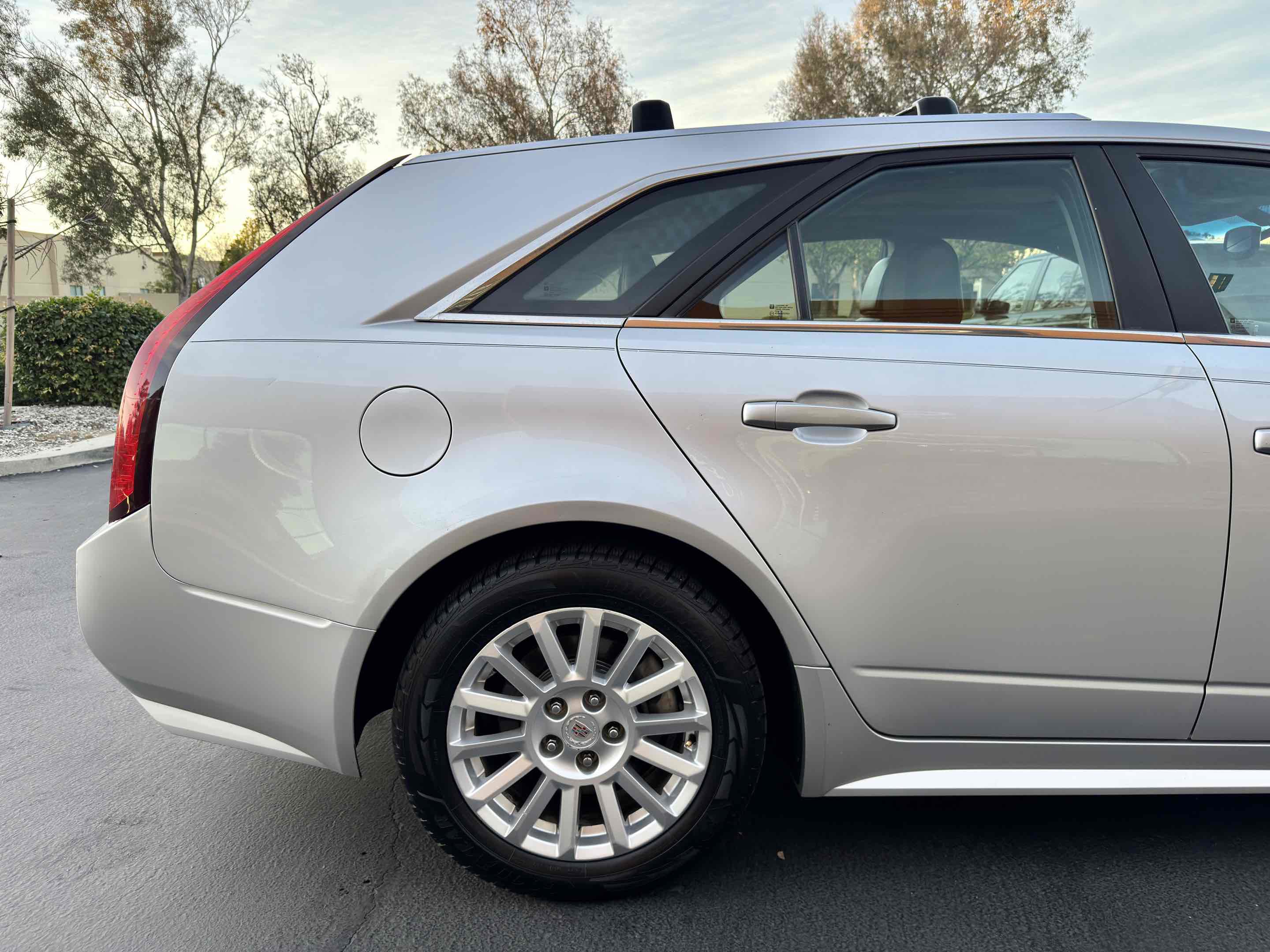 Used 2011 Cadillac CTS AWD Wagon image 14