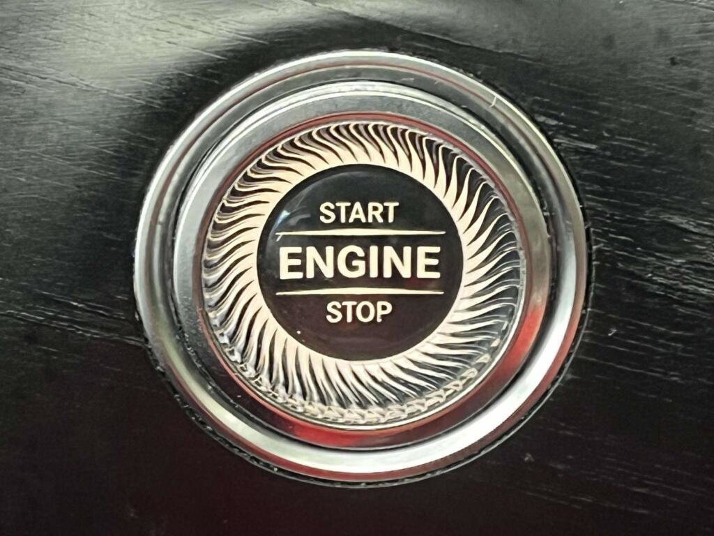Certified 2018 Mercedes-Benz E 300 4MATIC image 35