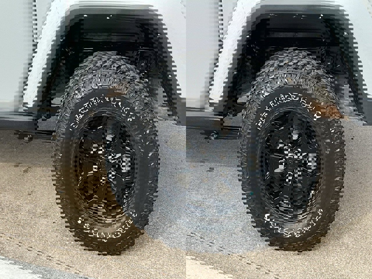 Used 2022 Jeep Gladiator Sport image 8