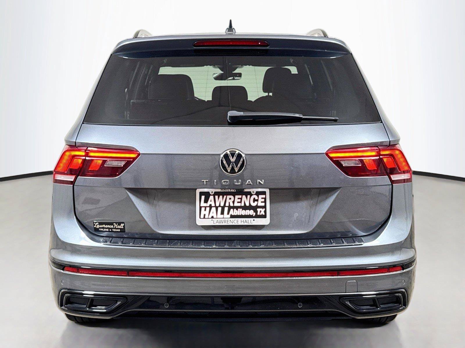 Used 2023 Volkswagen Tiguan SE R-Line FWD image 5