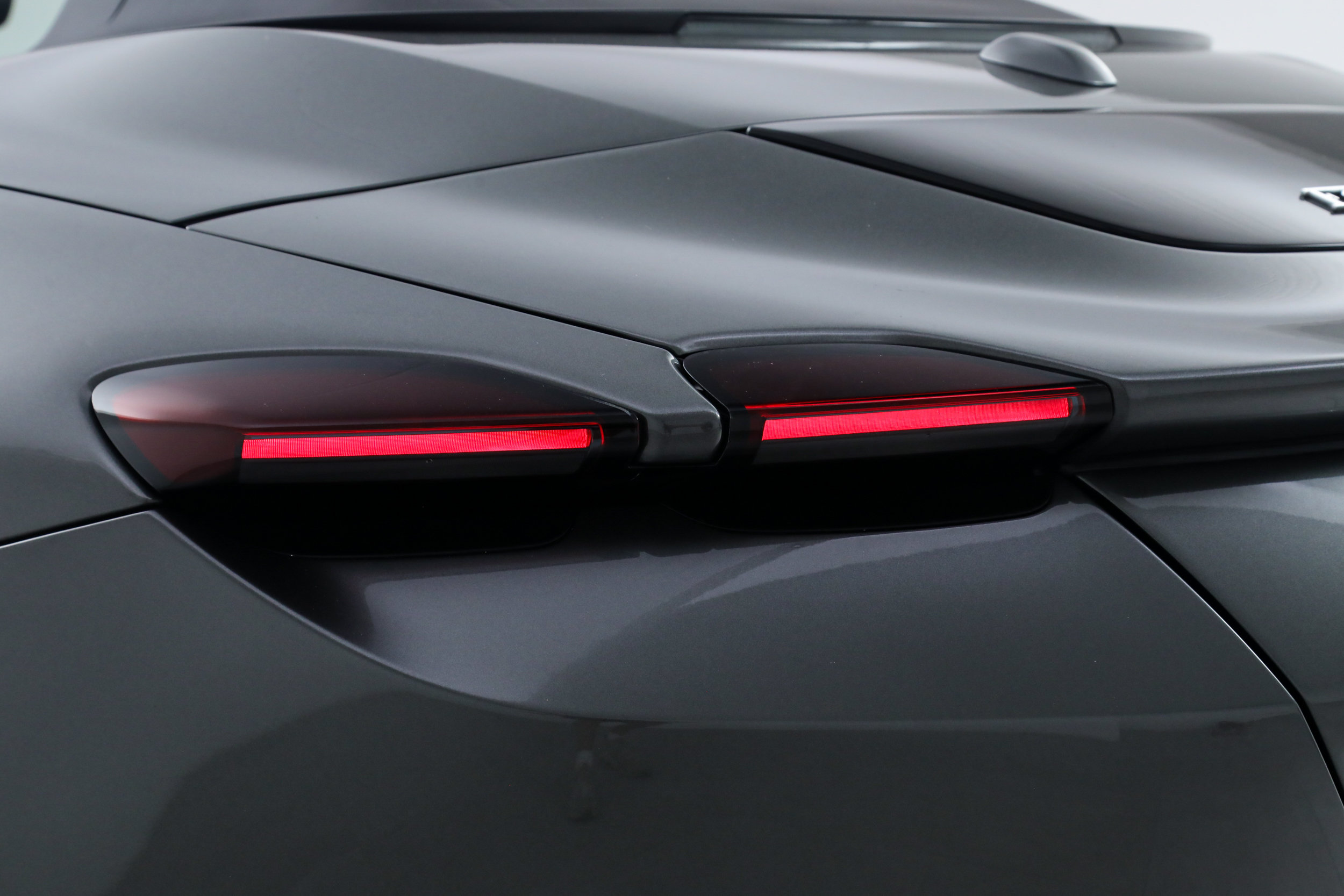 Certified 2025 Ferrari Roma Spider RWD image 17