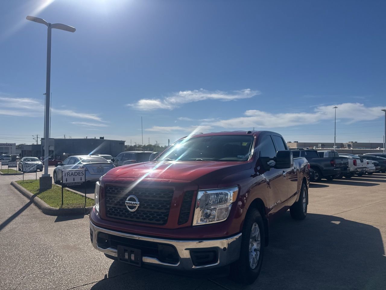 Used 2019 Nissan Titan SV w/ SV Convenience Package image 7