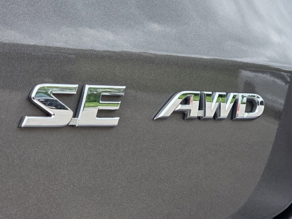Used 2017 Toyota Highlander SE AWD/4WD image 8
