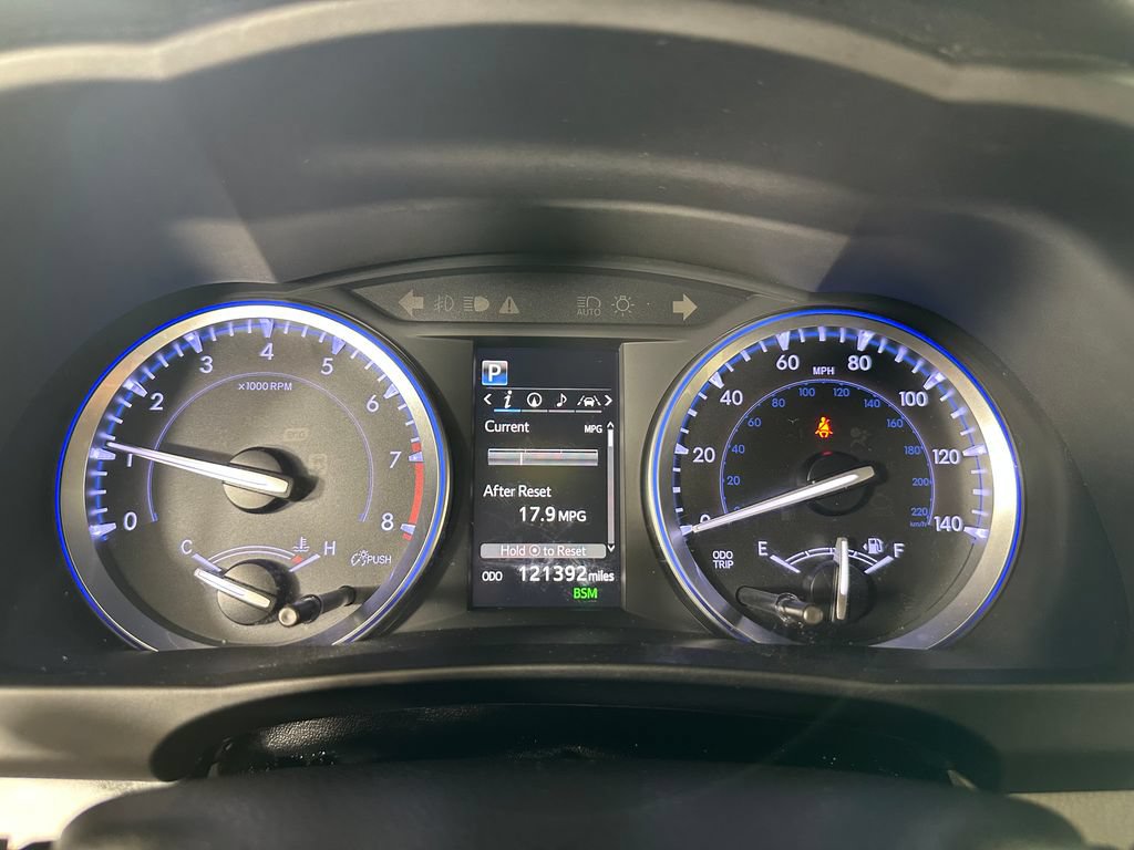 Used 2019 Toyota Highlander Limited w/ Carpet Mat Package (TMS) AWD/4WD image 32