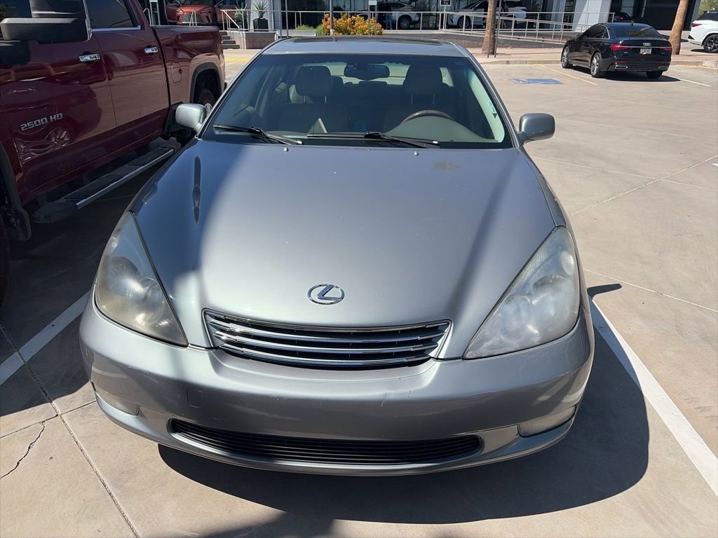 Used 2002 Lexus ES 330 FWD image 2