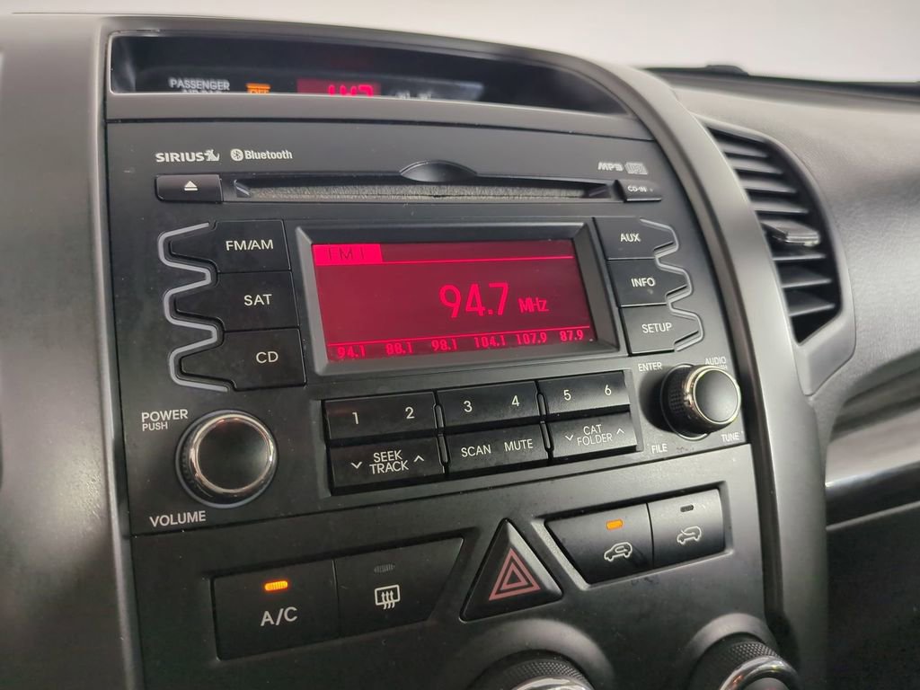 Used 2012 Kia Sorento LX image 19