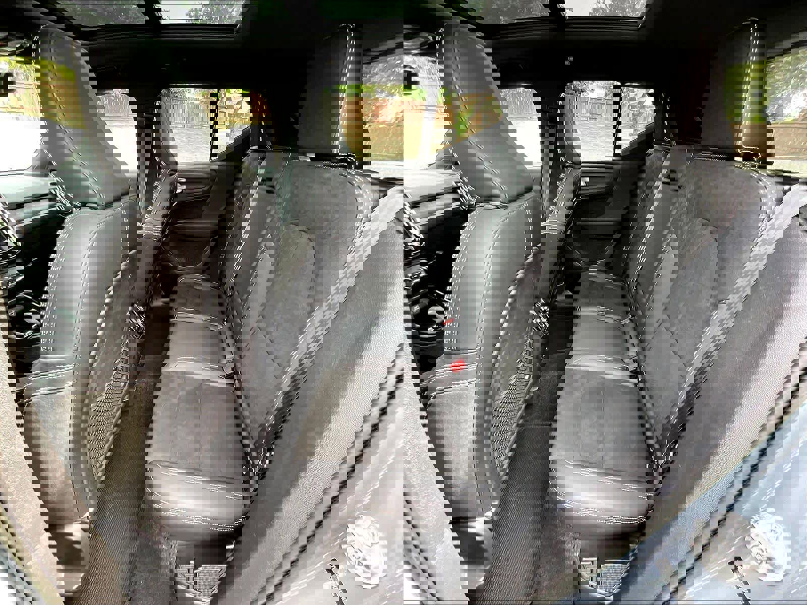 Used 2023 Volvo XC40 Recharge Ultimate AWD/4WD image 28