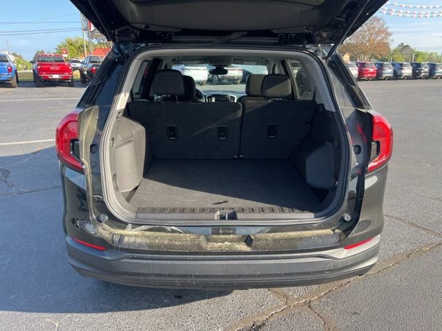 Used 2024 GMC Terrain SLE FWD image 31