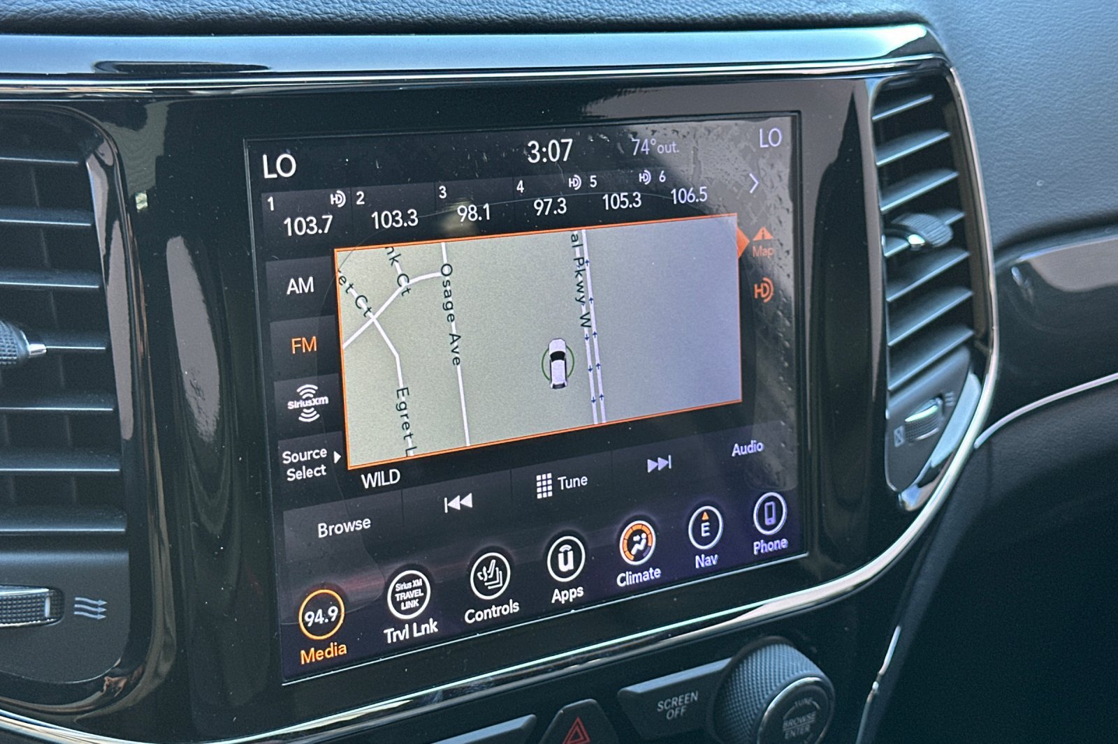 Used 2019 Jeep Grand Cherokee Trailhawk w/ Trailhawk Luxury Group AWD/4WD image 26
