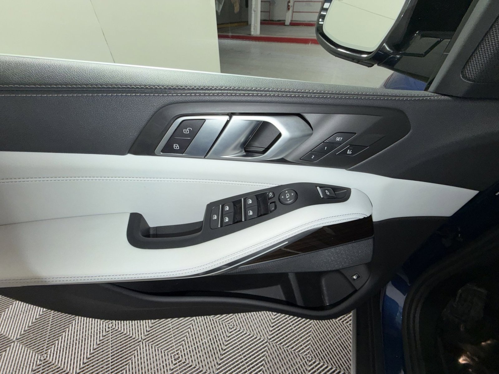 Used 2023 BMW X5 xDrive45e w/ Climate Comfort Package image 15