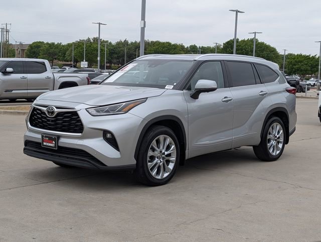 Used 2023 Toyota Highlander Limited image 10