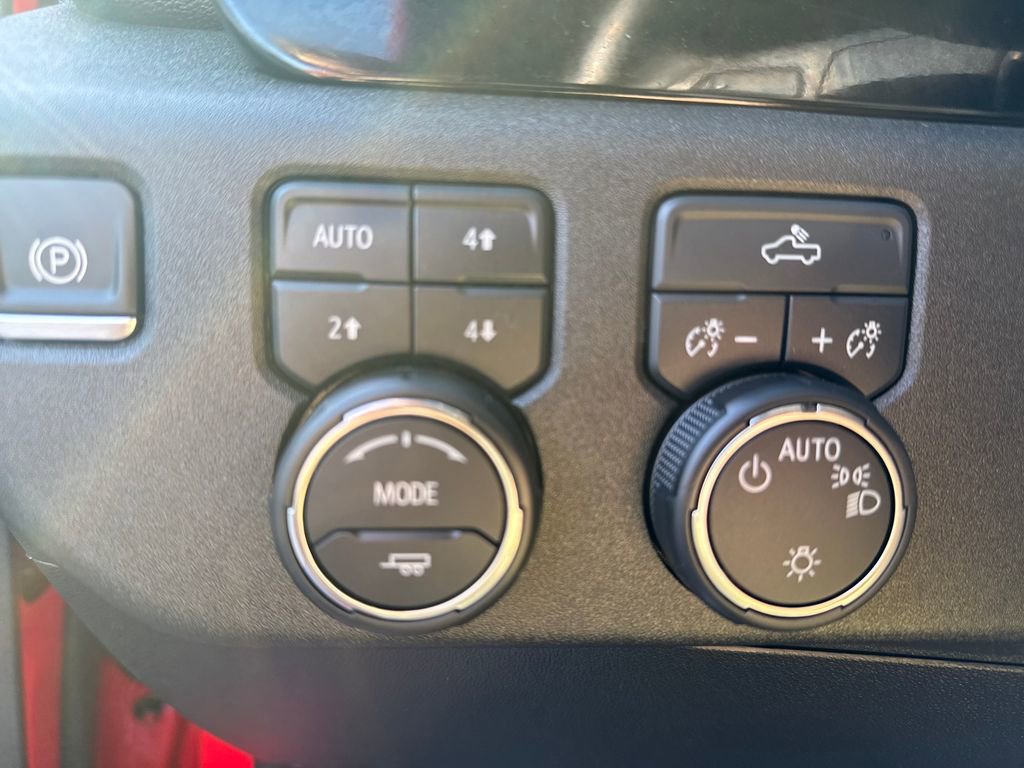 Certified 2024 Chevrolet Silverado 1500 LT image 22