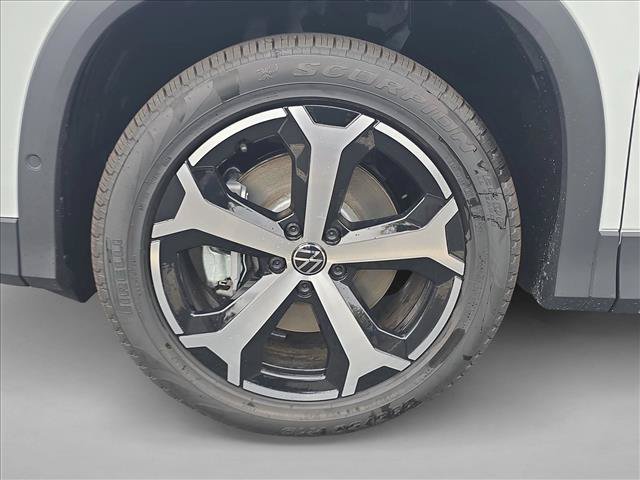 Used 2026 Volkswagen Tiguan SE AWD/4WD image 10