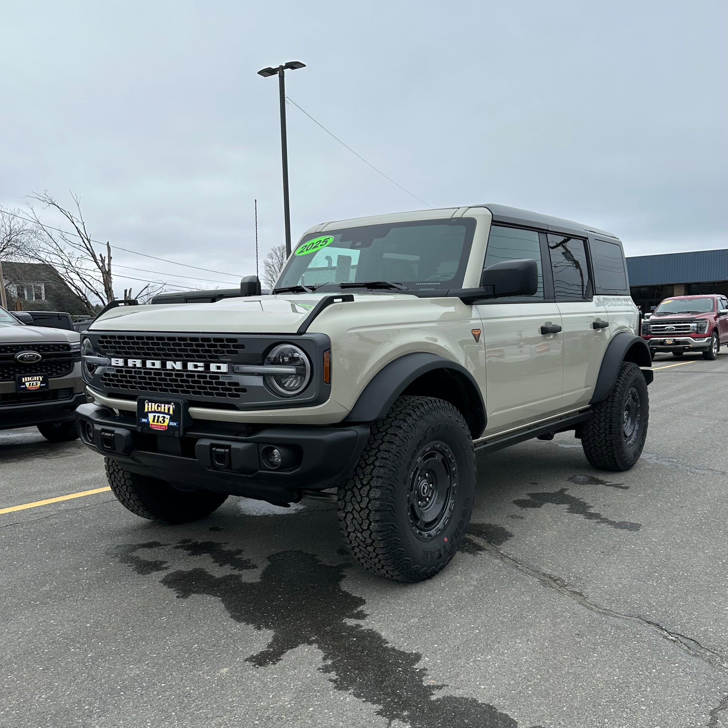 New 2025 Ford Bronco Badlands w/ Sasquatch Package AWD/4WD image 14