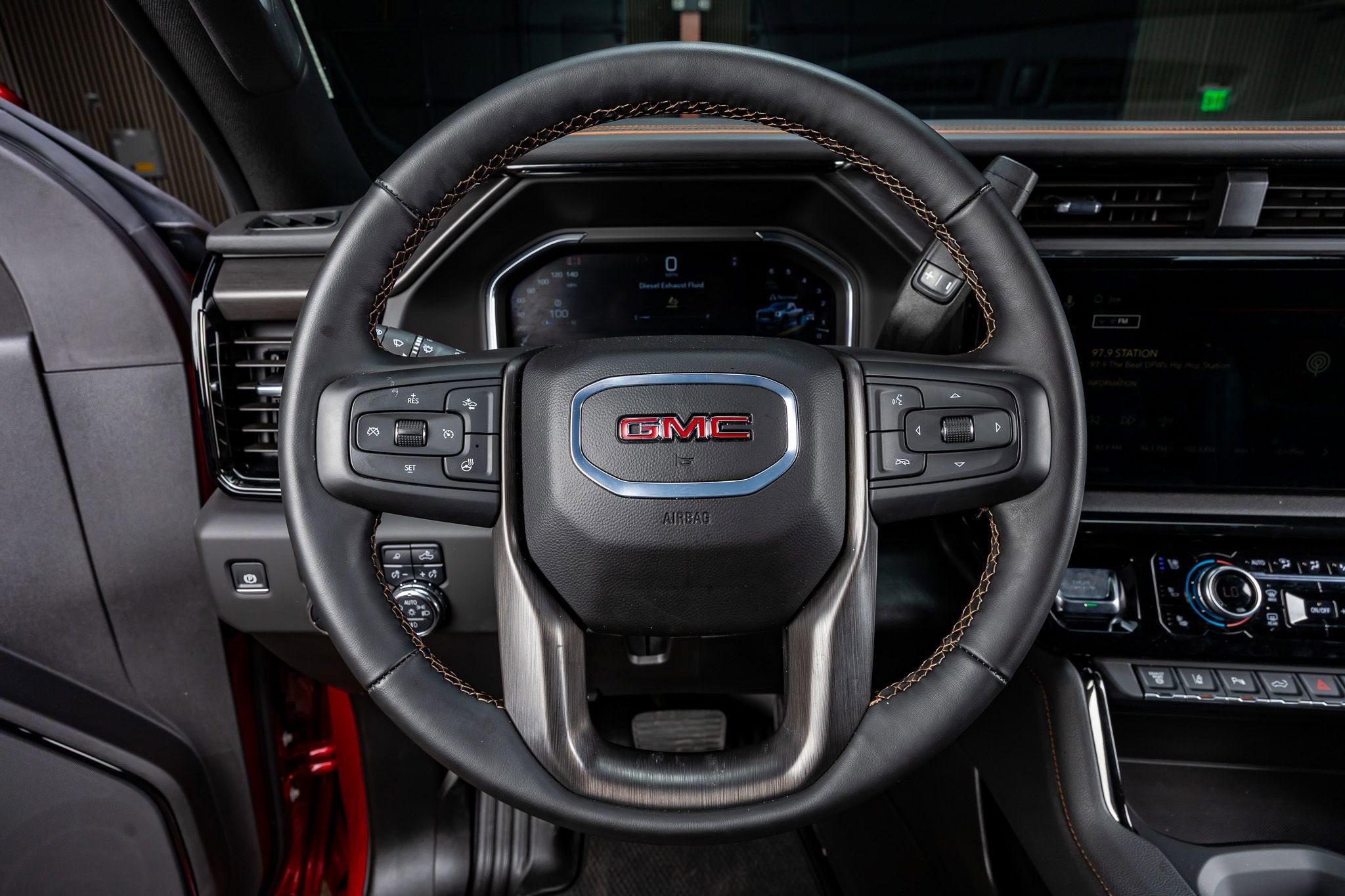 Used 2025 GMC Sierra 2500 AT4 w/ AT4 Premium Plus Package image 18