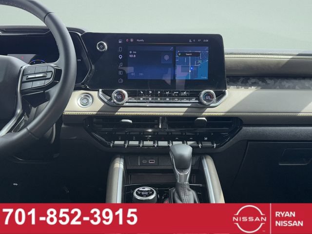 Used 2024 Chevrolet Colorado ZR2 w/ Technology Package AWD/4WD image 15