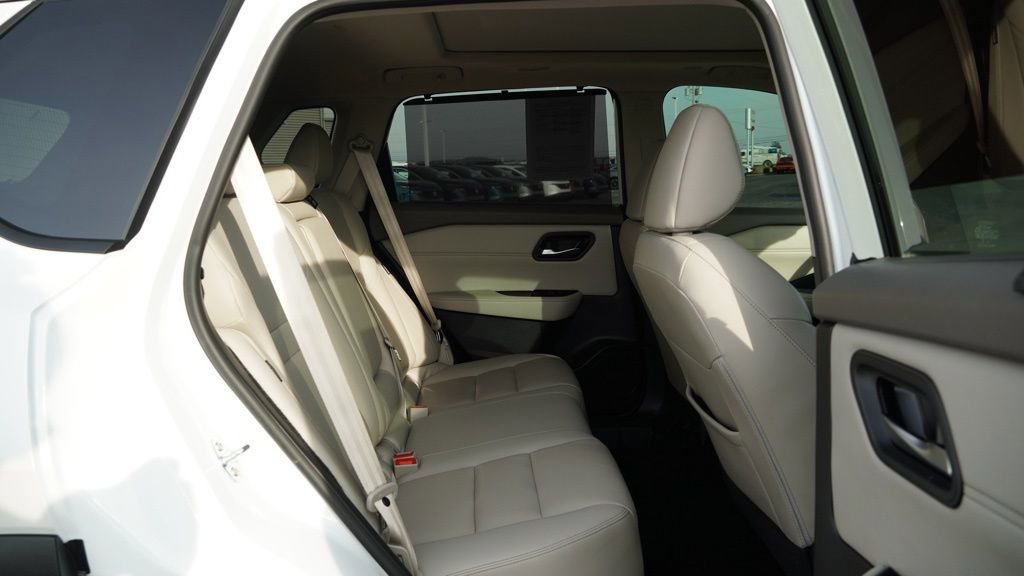 Used 2024 Nissan Rogue SL w/ SL Premium Package image 20