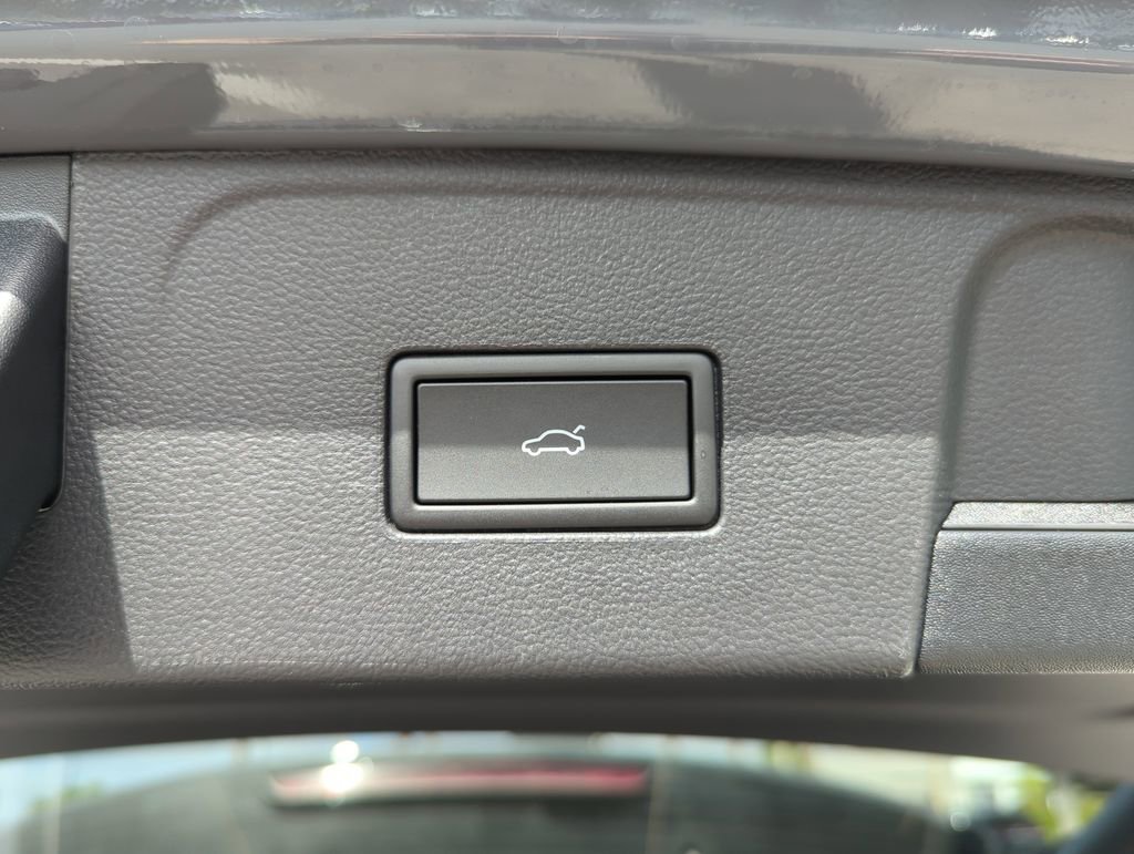 New 2026 Volkswagen Atlas SE image 17