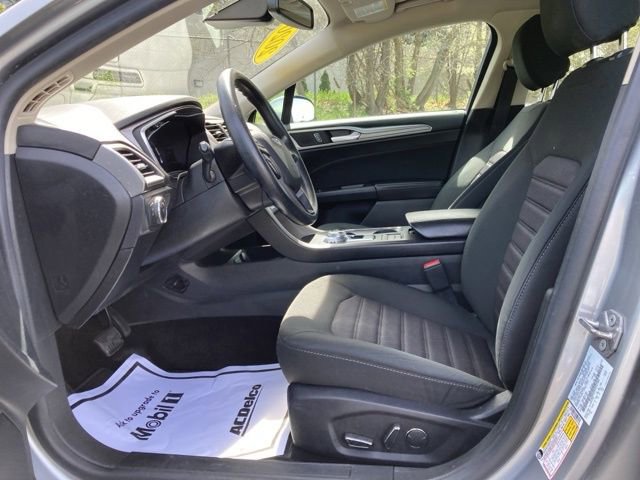 Used 2020 Ford Fusion SE FWD image 8