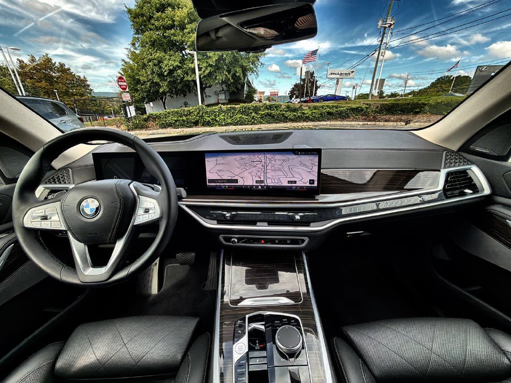 Used 2024 BMW X7 xDrive40i AWD/4WD image 18
