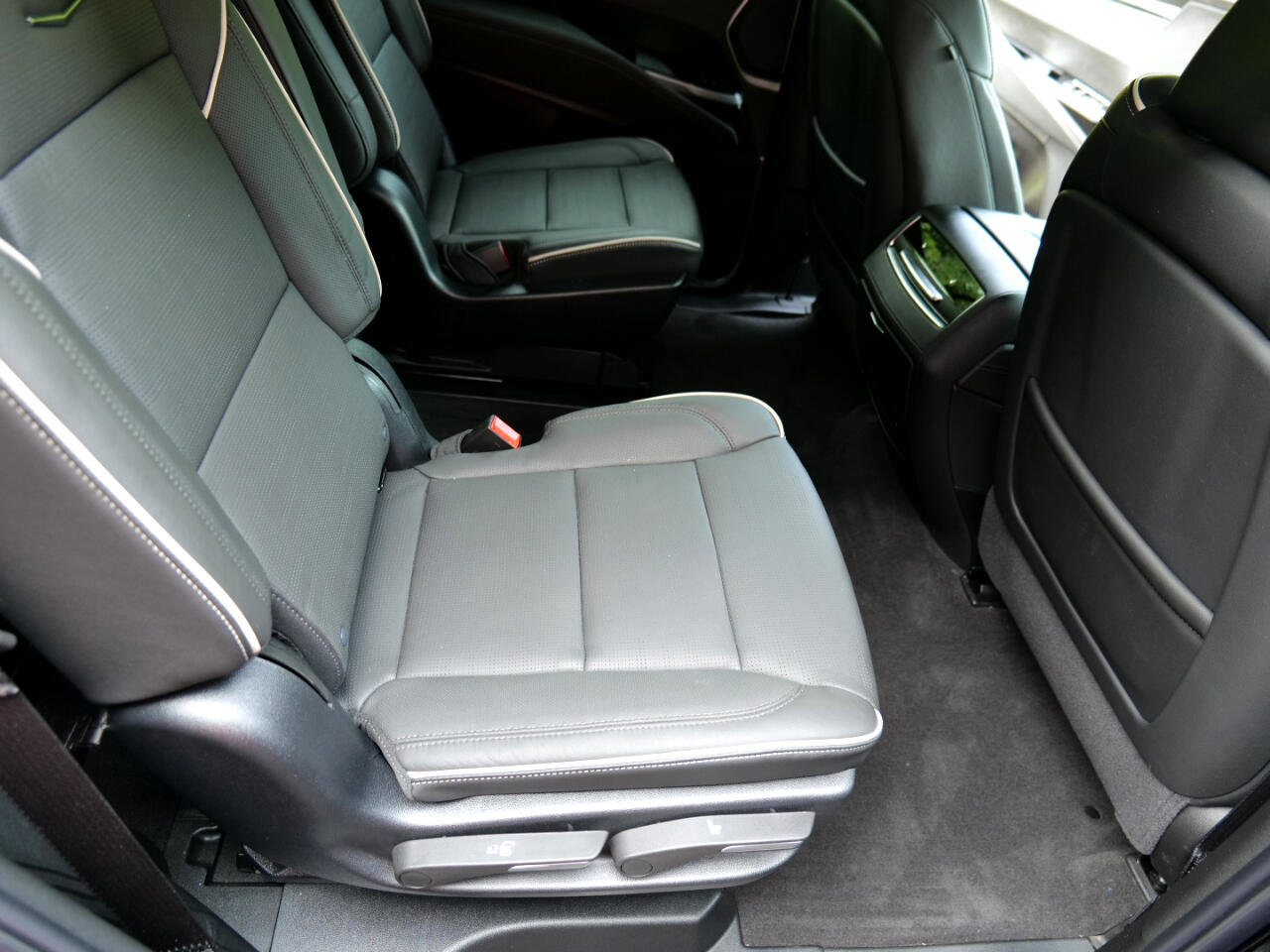 Used 2025 Cadillac Escalade Sport w/ Touring Package image 41