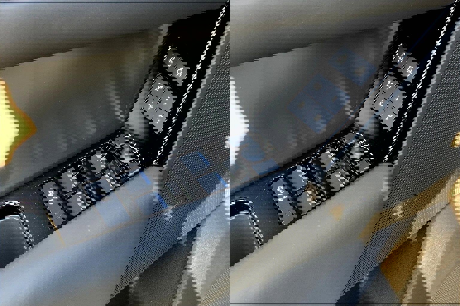 New 2026 Land Rover Range Rover Velar S image 21