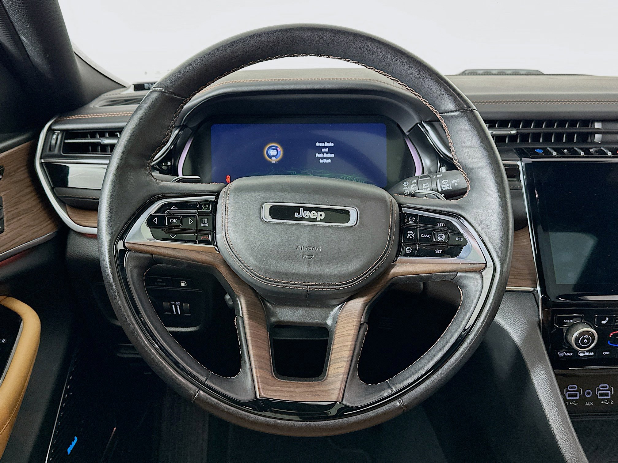 Used 2023 Jeep Grand Cherokee Summit w/ Advanced Protech Group IV image 18