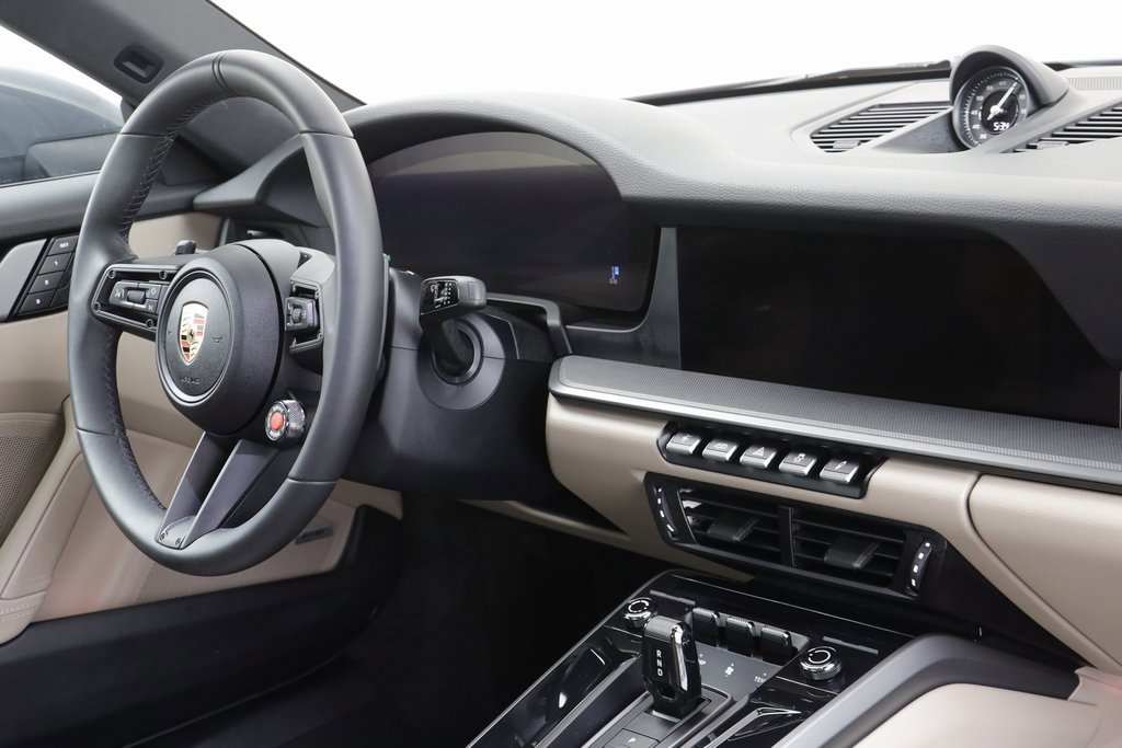 Used 2025 Porsche 911 Carrera image 25