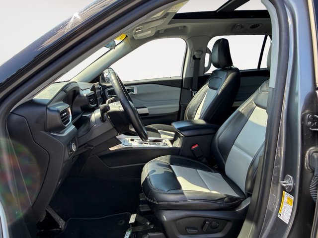 Used 2023 Ford Explorer XLT w/ Equipment Group 202A AWD/4WD image 12