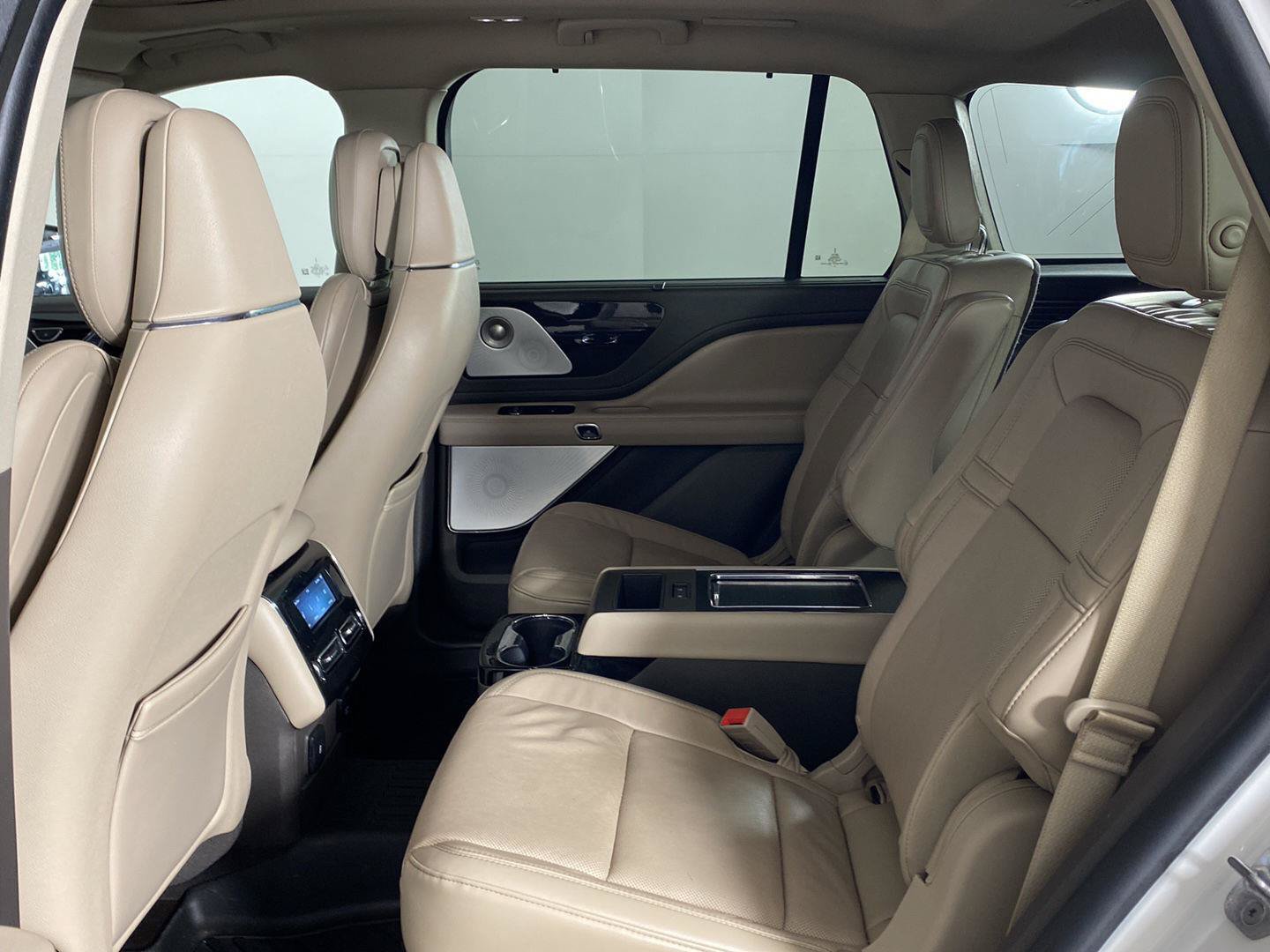 Used 2020 Lincoln Aviator Reserve w/ Equipment Group 202A AWD/4WD image 26
