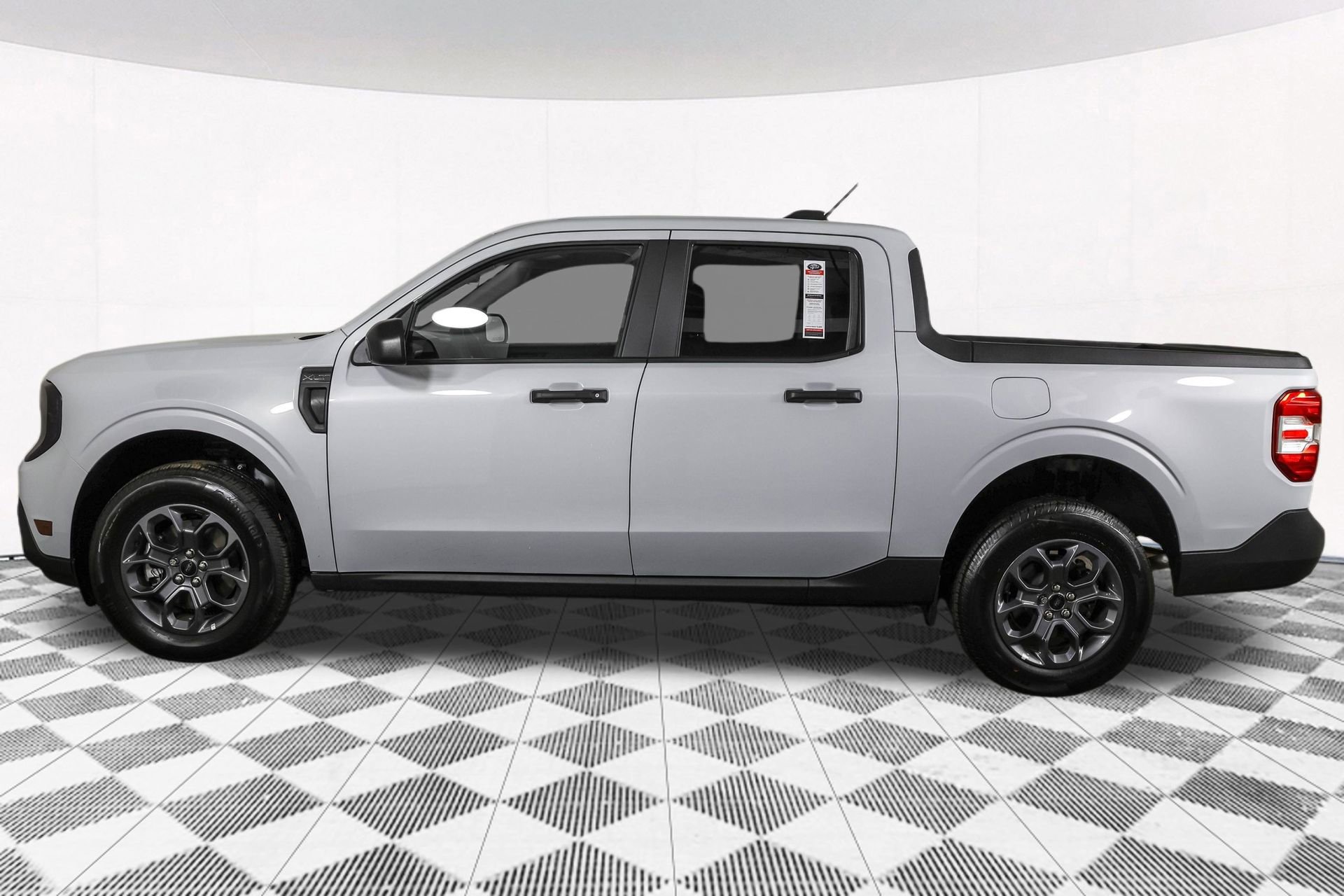 Used 2025 Ford Maverick XLT w/ Equipment Group 302A image 18