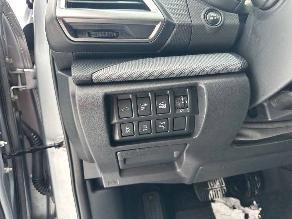 Used 2020 Subaru Forester Limited image 11