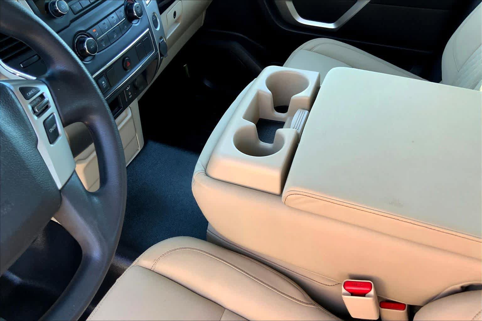 Used 2017 Nissan Titan SV RWD image 17
