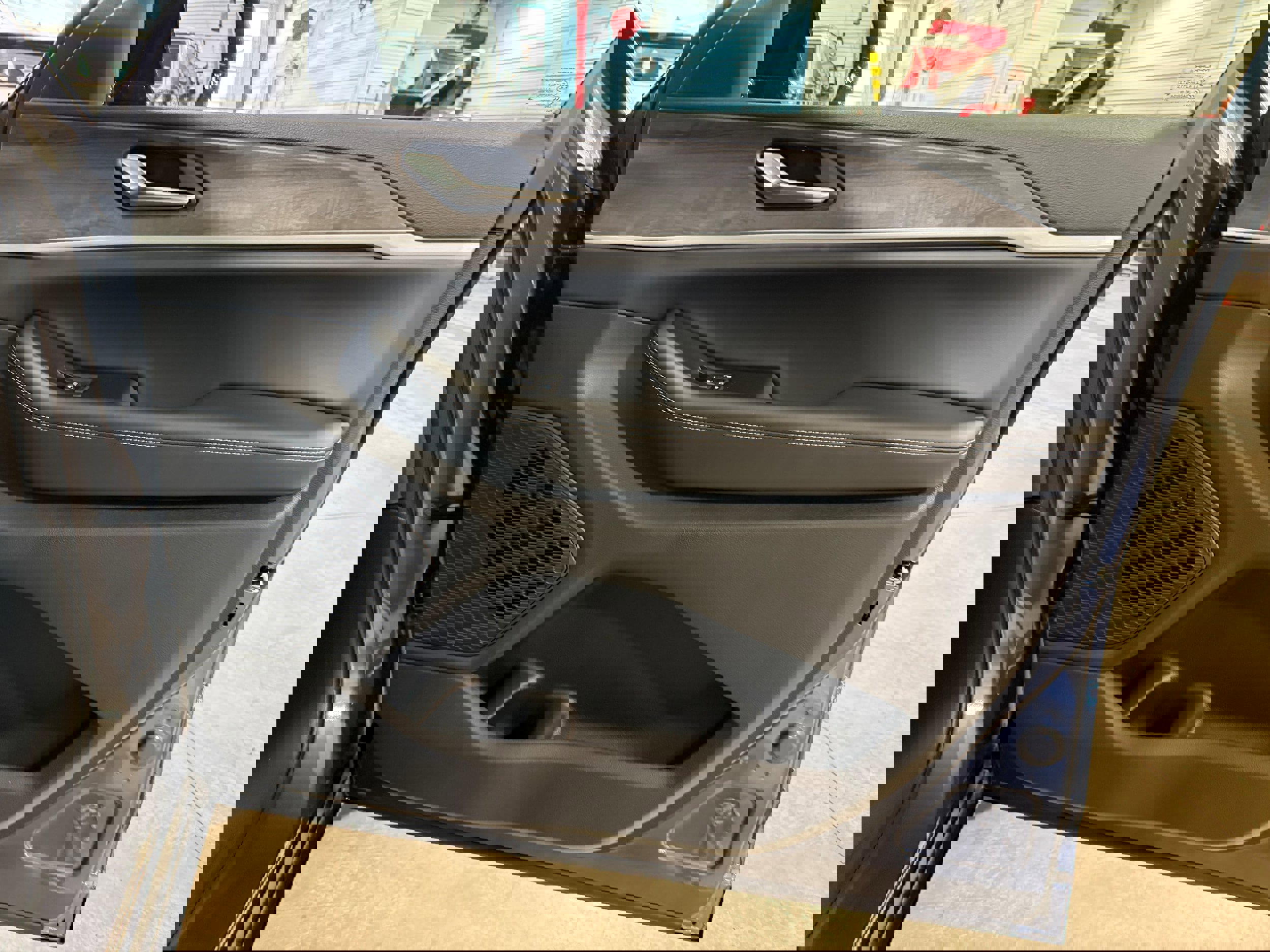 New 2025 Jeep Grand Cherokee L Limited image 8