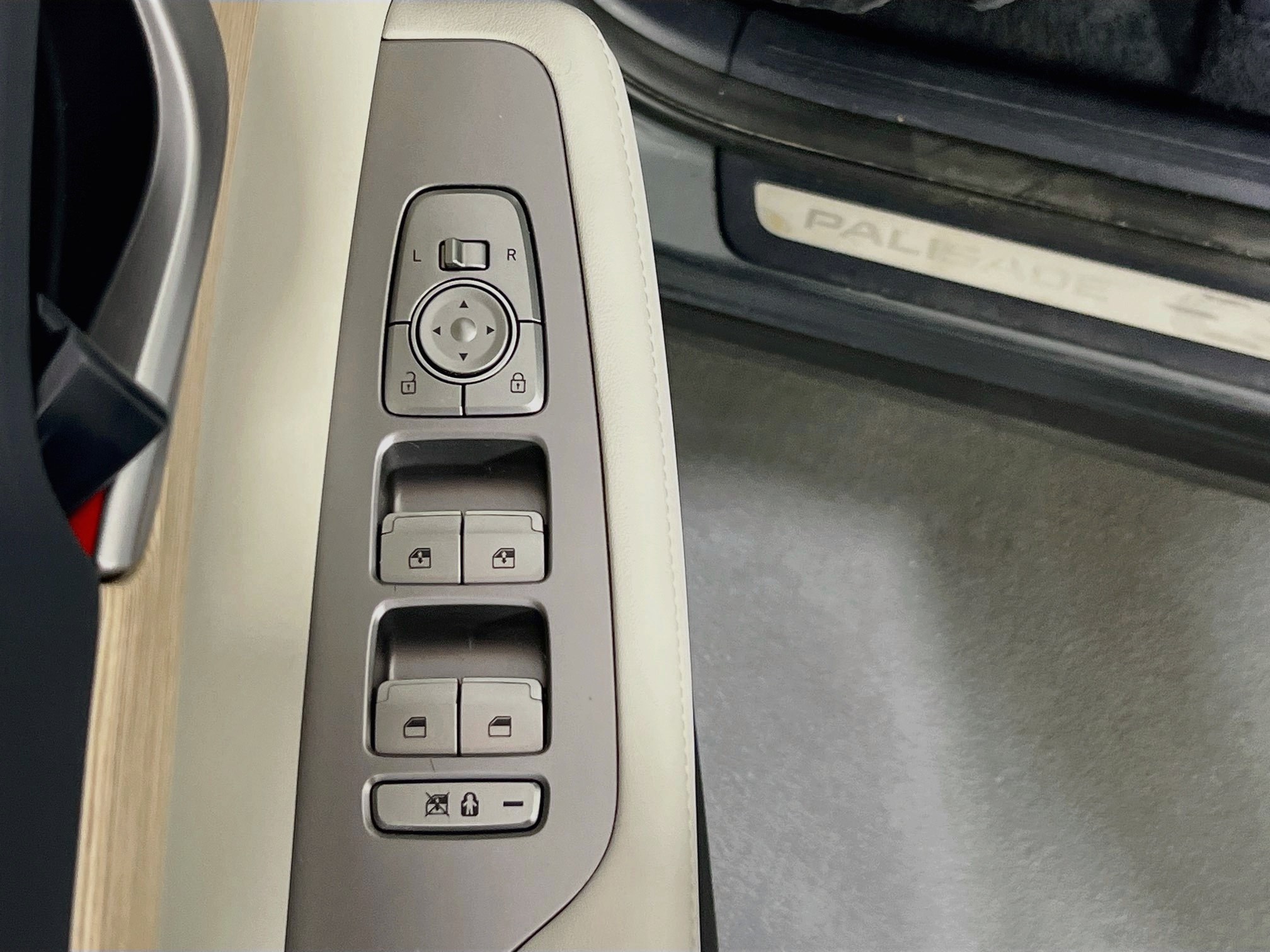 Used 2024 Hyundai Palisade Limited AWD/4WD image 18