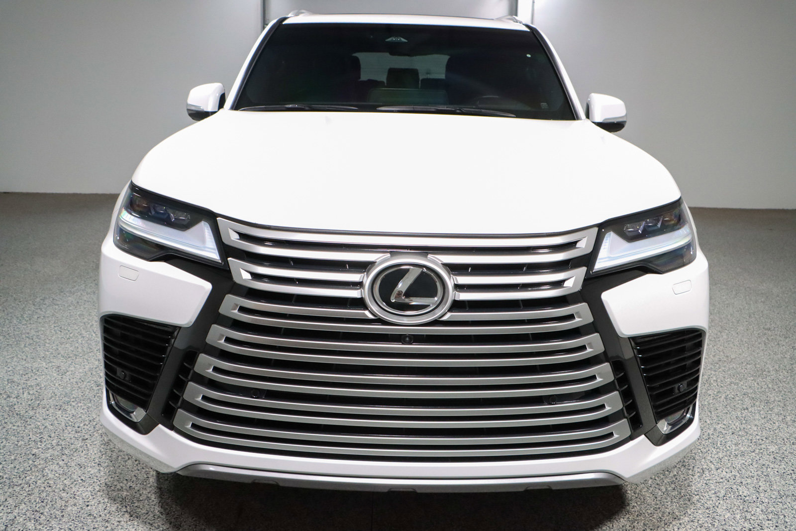 Used 2025 Lexus LX 600 4WD w/ Luxury Package image 4