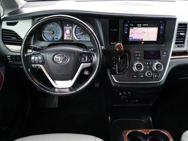 Used 2017 Toyota Sienna Limited Premium AWD/4WD image 26