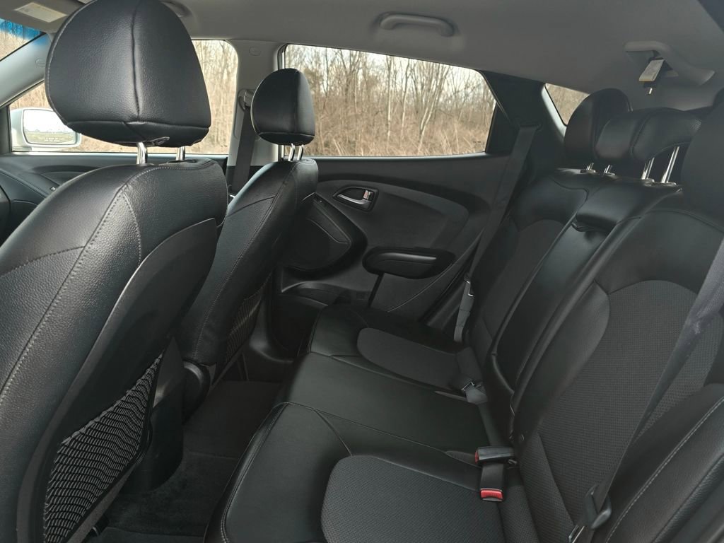 Used 2015 Hyundai Tucson GLS w/ Option Group 02 FWD image 25